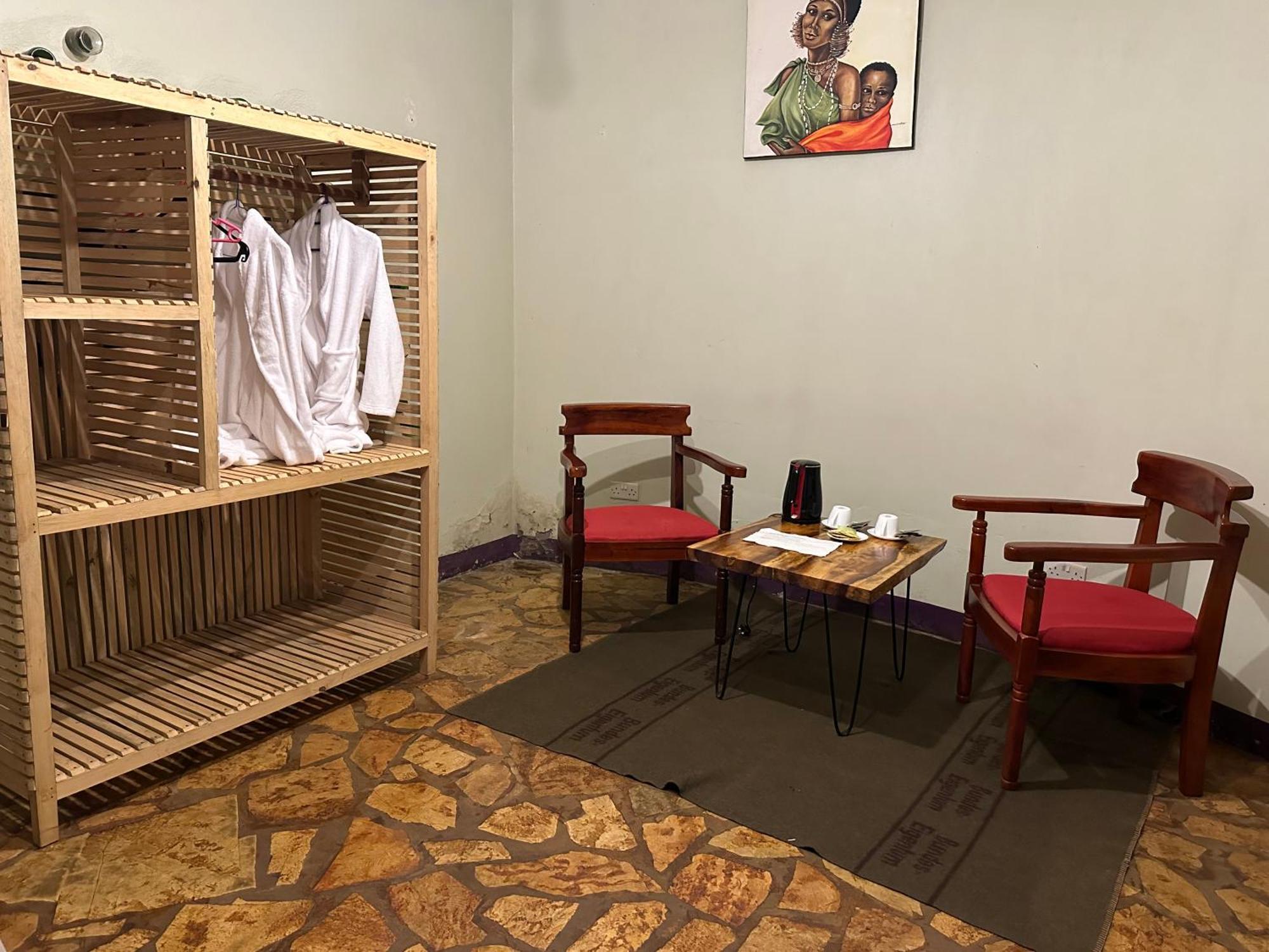 Afro Smile Hotel & Guest House Jinja Exteriér fotografie