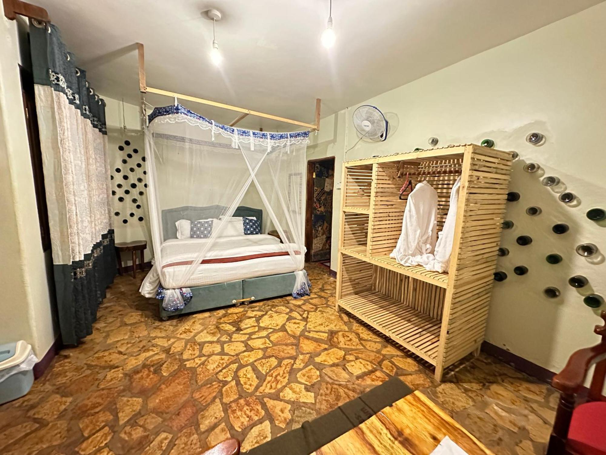 Afro Smile Hotel & Guest House Jinja Exteriér fotografie