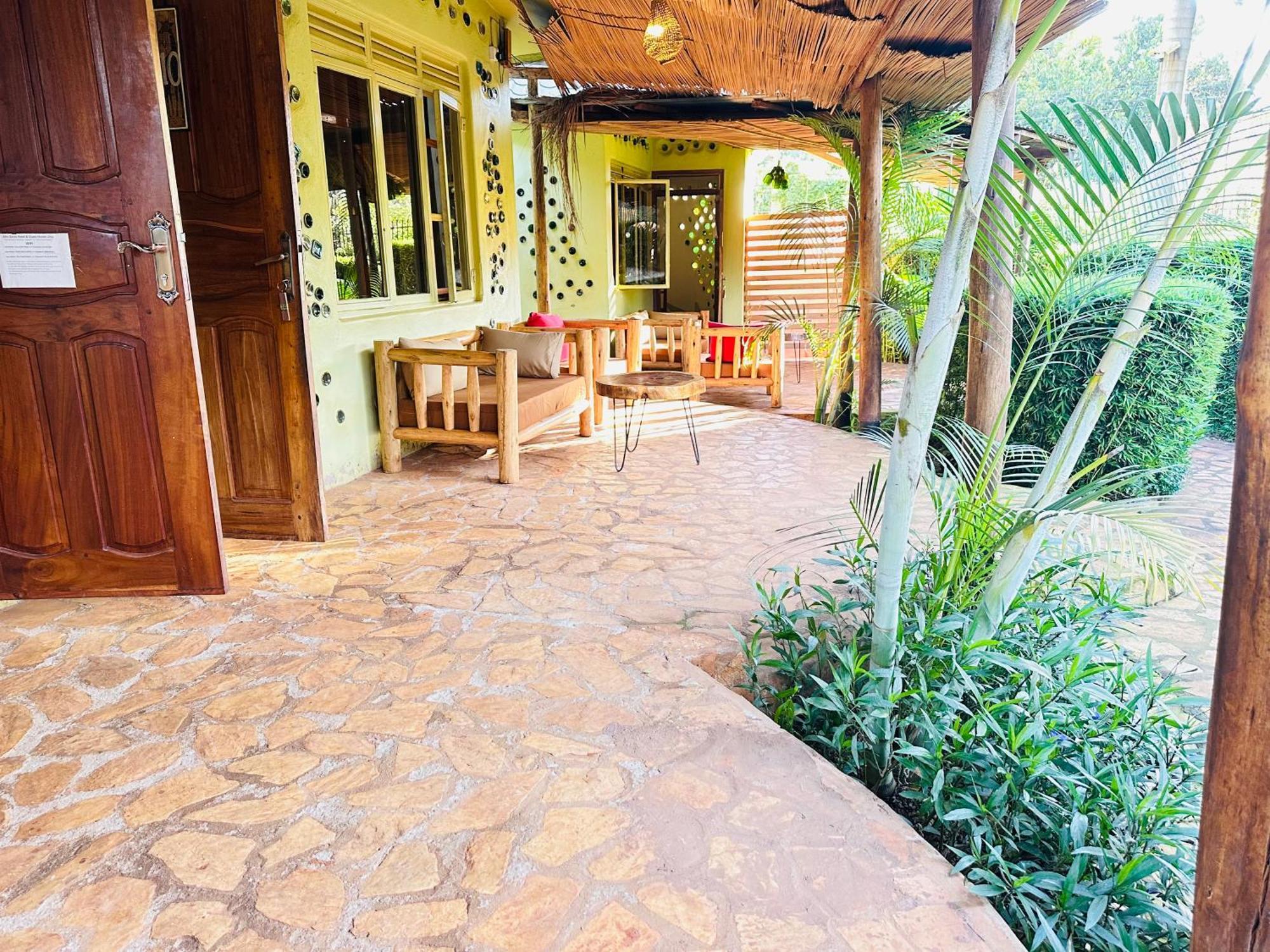 Afro Smile Hotel & Guest House Jinja Exteriér fotografie