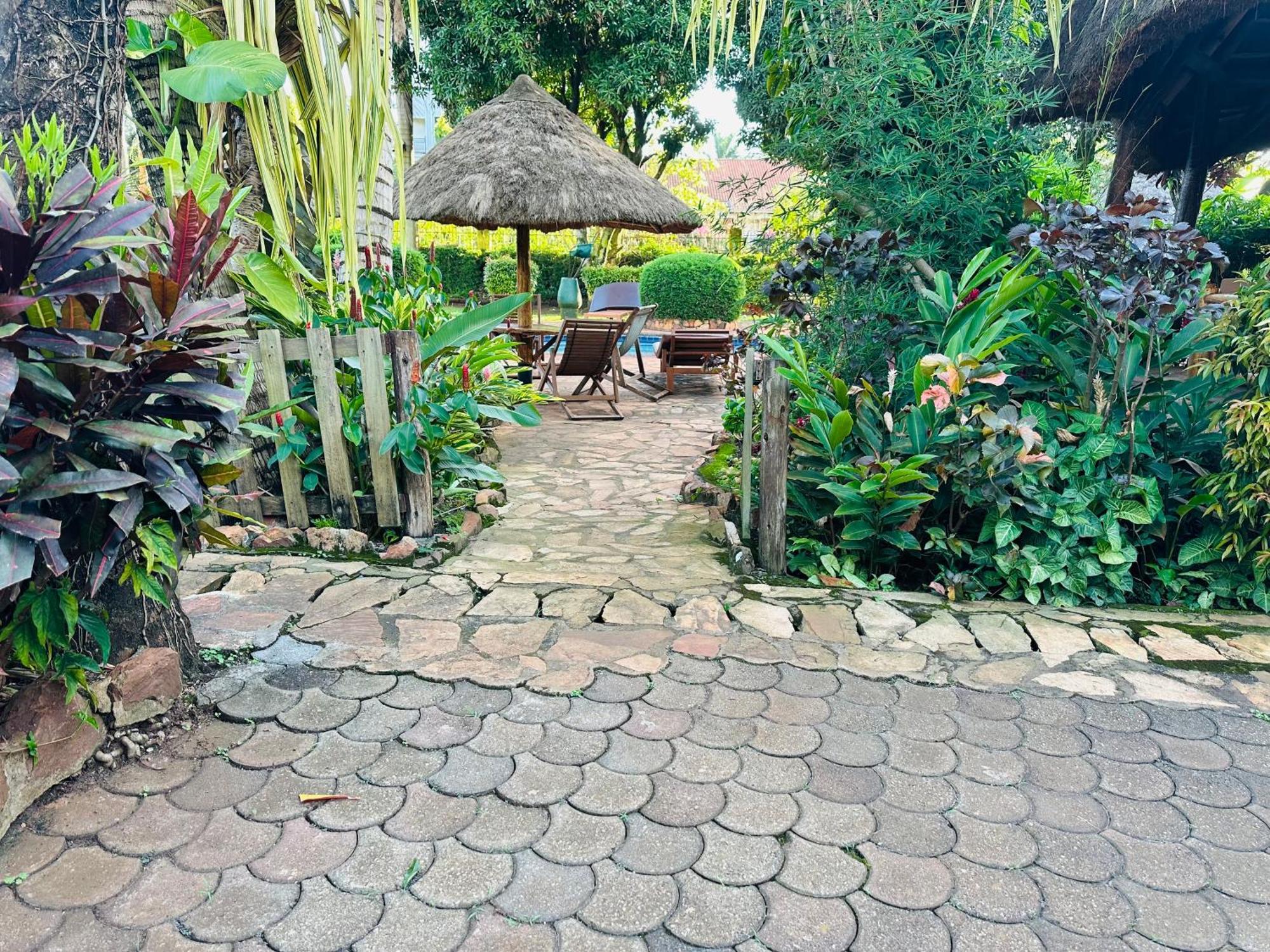 Afro Smile Hotel & Guest House Jinja Exteriér fotografie