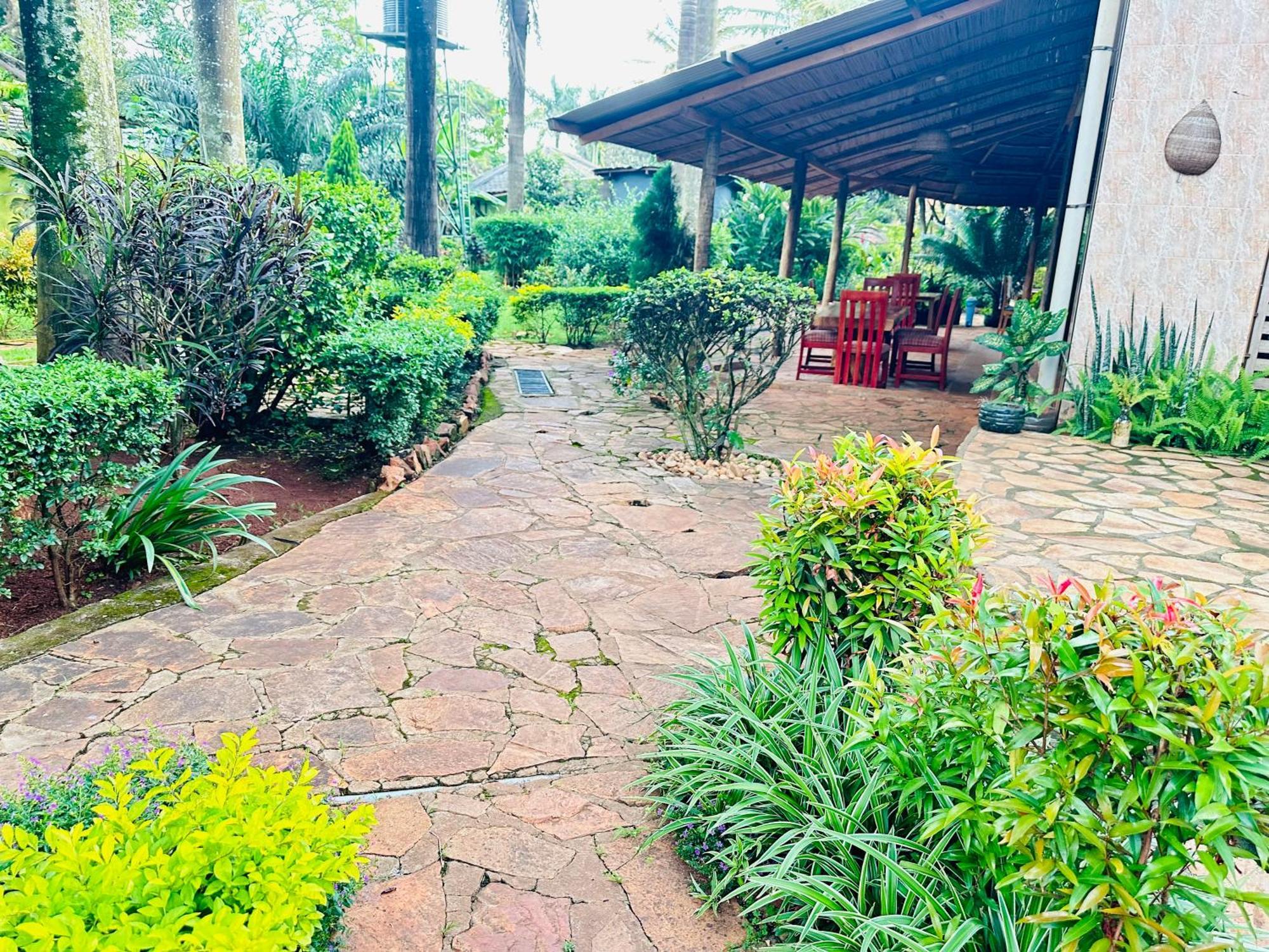 Afro Smile Hotel & Guest House Jinja Exteriér fotografie